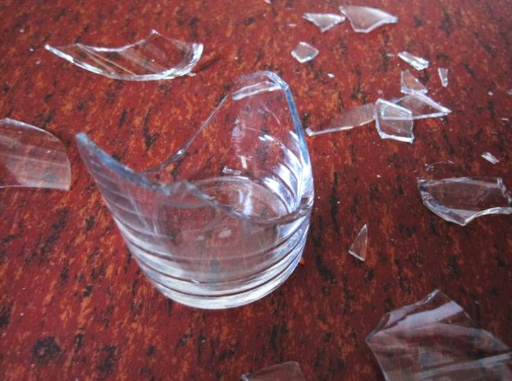 broken-drinking-glass